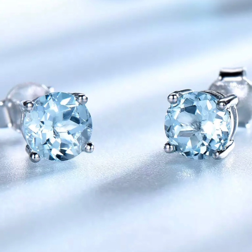 Sky Blue Topaz 925 Silver Studs
